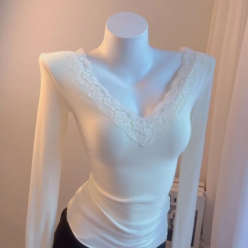 White Lace Long-sleeve T-shirts Sexy V Neck Basic Spliced Delicate Knitwear Ladies French Style Casual Slim Fit Versatile Tops