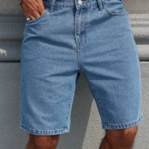 Men's summer denim shorts. A common item in summer. Simple in style. Suitable for casual outings and trips.