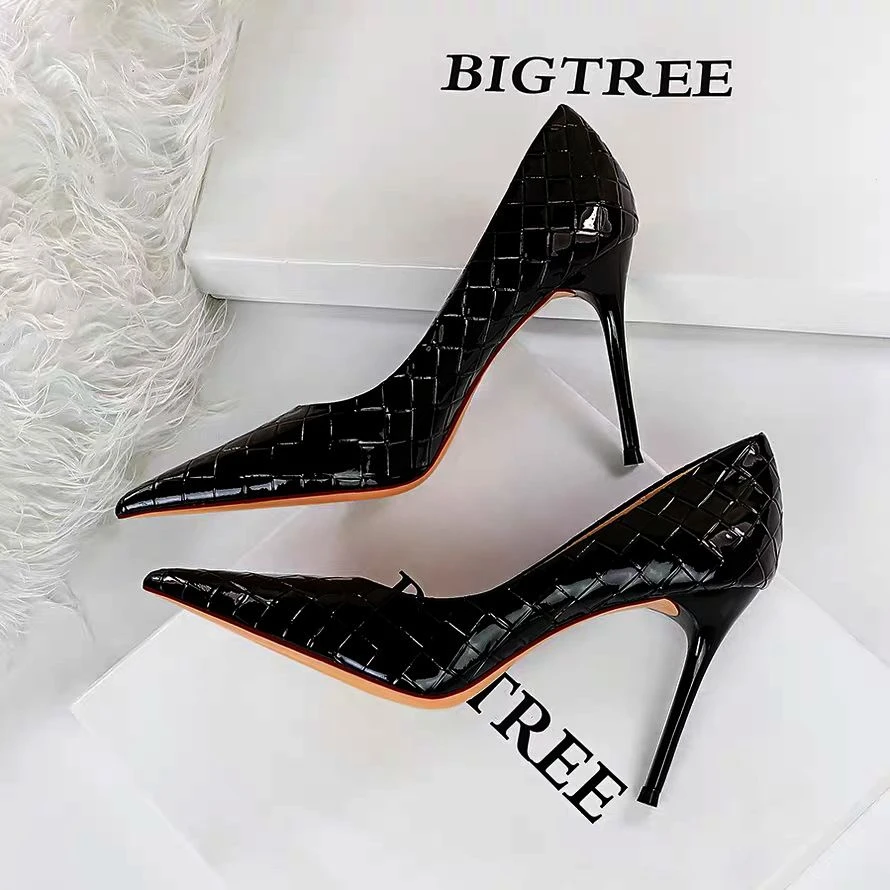 Spring and Autumn's new pointed-toe thin-heeled high heels with a fashionable - Image 2