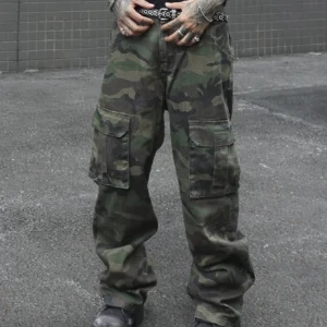 Men's camouflage utility jeans. Multi-pocket design. Stylish and trendy. Loose fit.